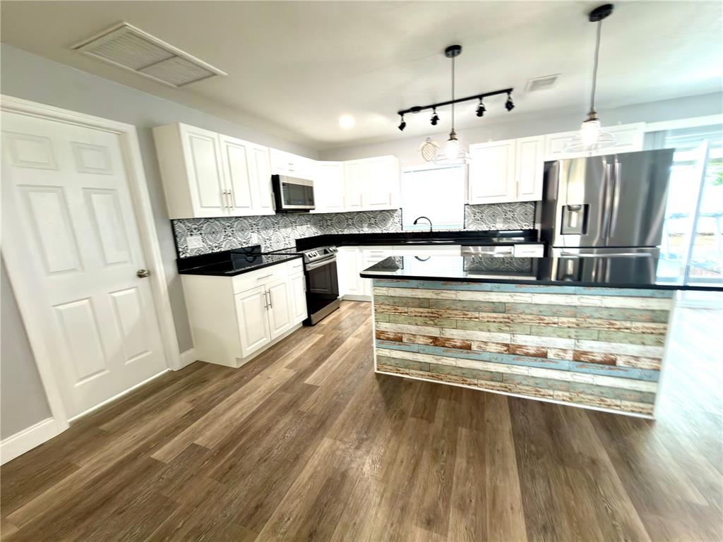 5414 Pillar Avenue Spring Hill, FL 34608 - Photo 12 of 37