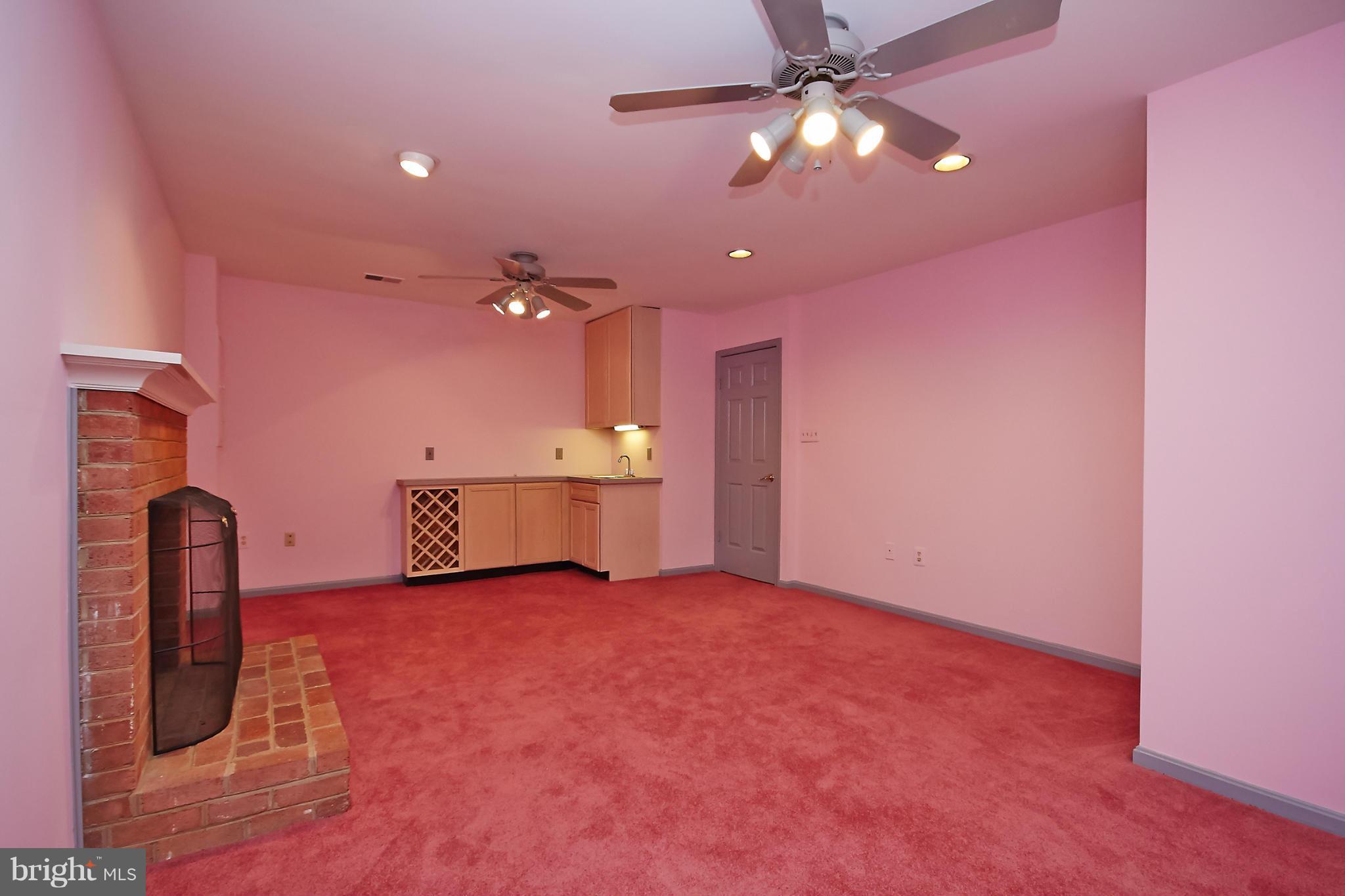 8583 Raglan Road Vienna, VA 22182 - Photo 17 of 20 Family Room