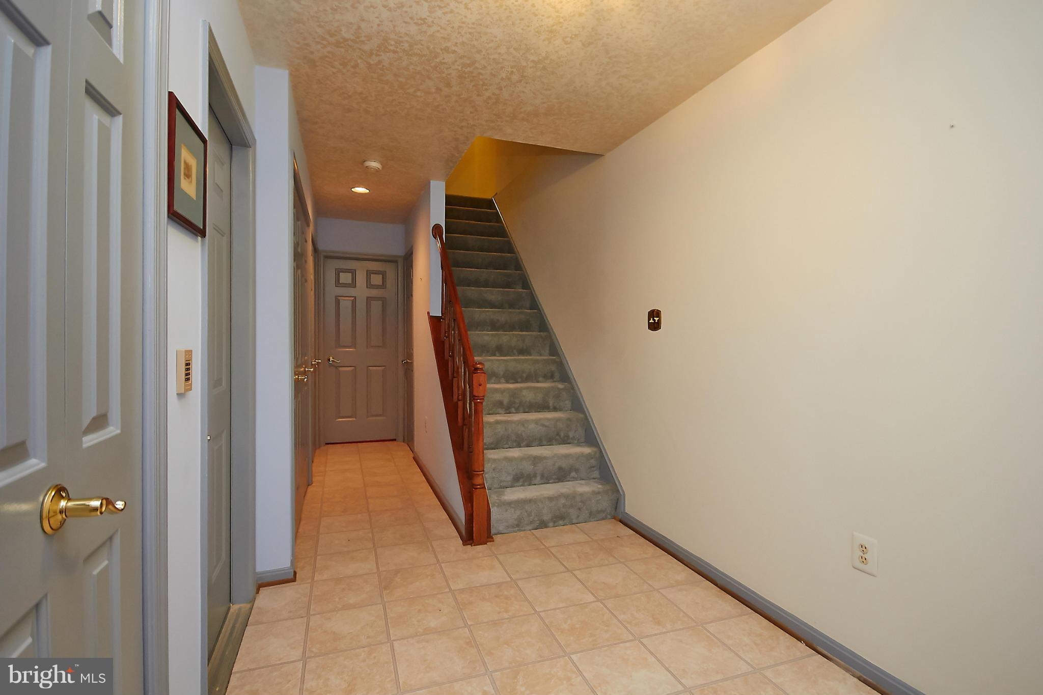 8583 Raglan Road Vienna, VA 22182 - Photo 4 of 20 Interior (General)