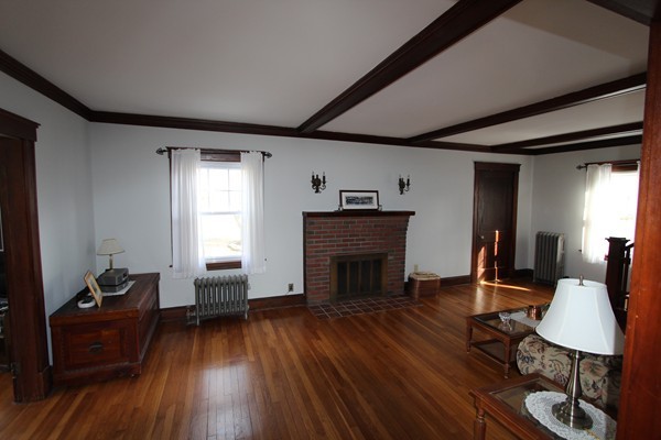 34 Governor Road Stoneham, MA 02180 - Photo 5 of 26 Gallery Image 5