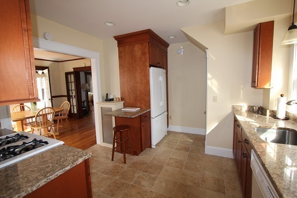 34 Governor Road Stoneham, MA 02180 - Photo 8 of 26 Gallery Image 8