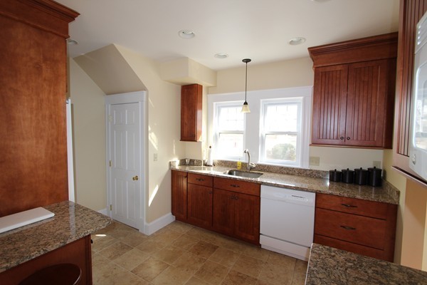 34 Governor Road Stoneham, MA 02180 - Photo 9 of 26 Gallery Image 9