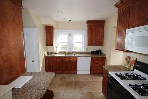 34 Governor Road Stoneham, MA 02180 - Photo 10 of 26 Gallery Image 10