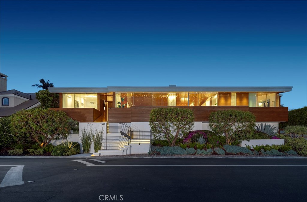 2538 Monaco Drive Laguna Beach, CA 92651 - Photo 2 of 33