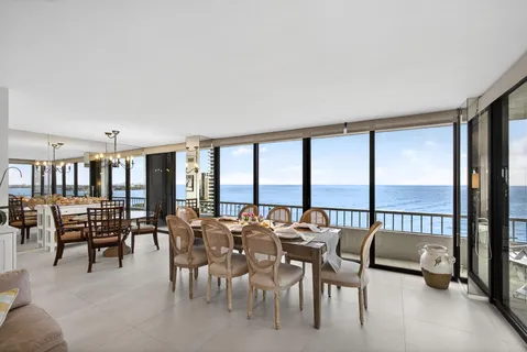 $1,195,000 | 5540 North Ocean Drive, Unit 14B, Singer Island, FL 33404