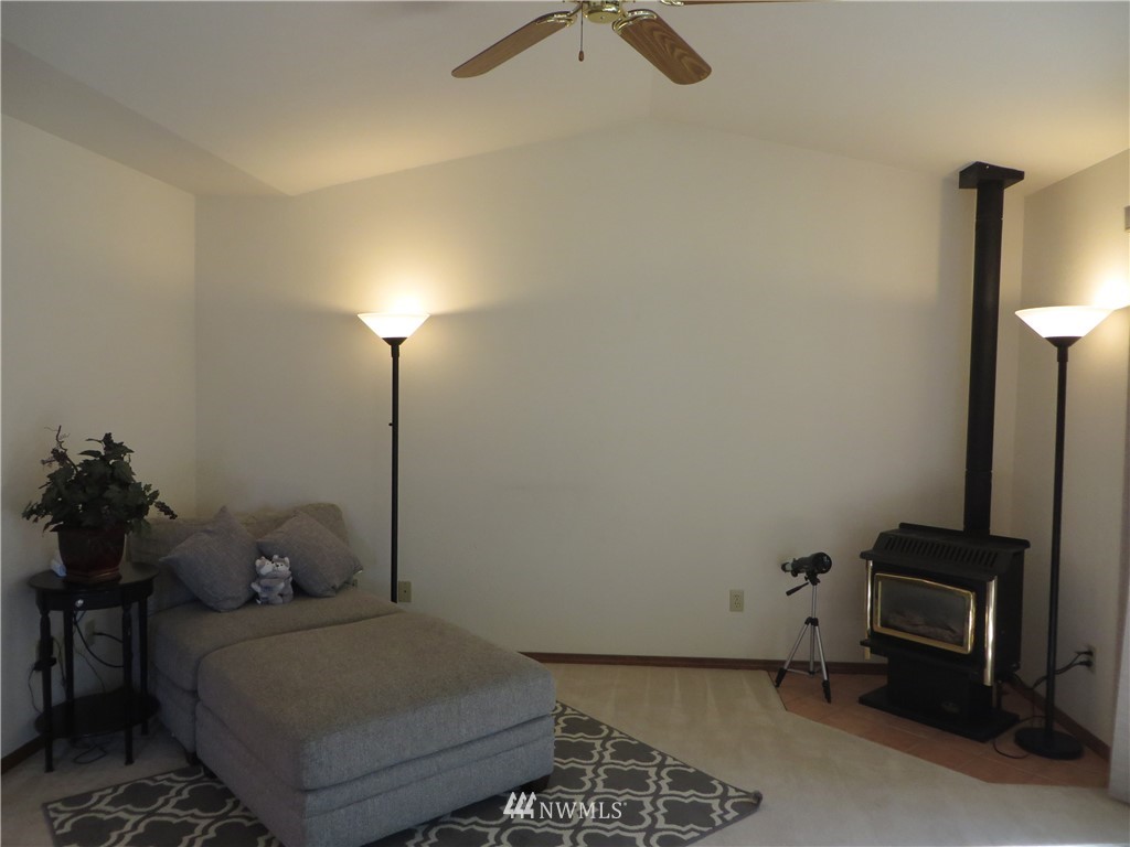 2674 Southwest Talon Loop Oak Harbor, WA 98277 - Photo 11 of 25 Gallery Image 11