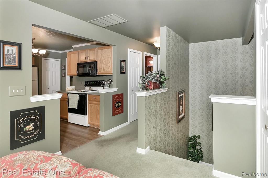 46116 Rhodes Drive Macomb, MI 48044 - Photo 4 of 27