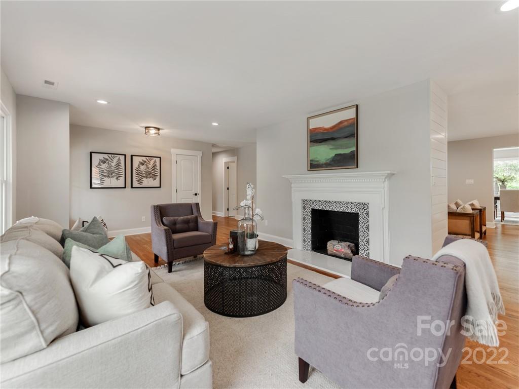 842 Longbow Road Charlotte, NC 28211 - Photo 8 of 37 Gallery Image 8