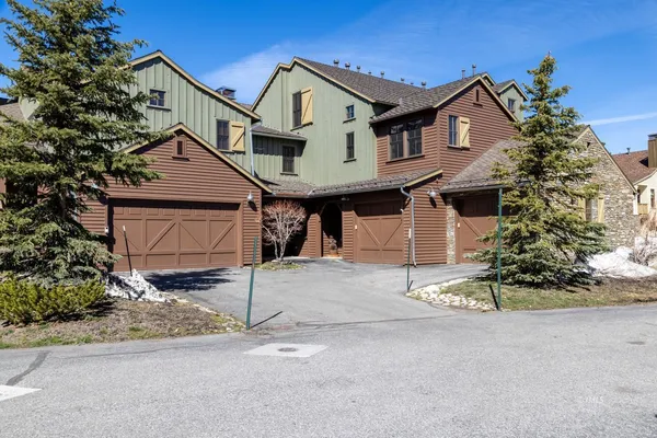$1,495,000 | 1162 Pyramid Peak Drive, Mammoth Lakes, CA 93546