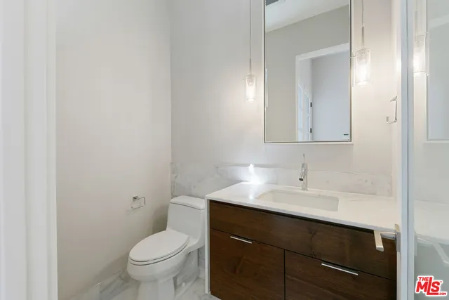 $3,525,000 | 22065 Pacific Coast Highway, Unit 7, Malibu, CA 90265