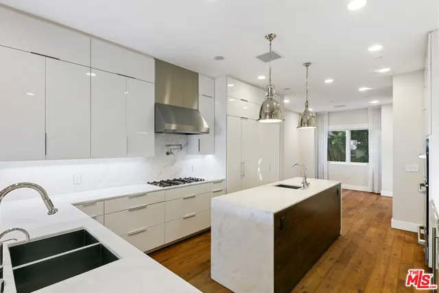 $3,525,000 | 22065 Pacific Coast Highway, Unit 7, Malibu, CA 90265