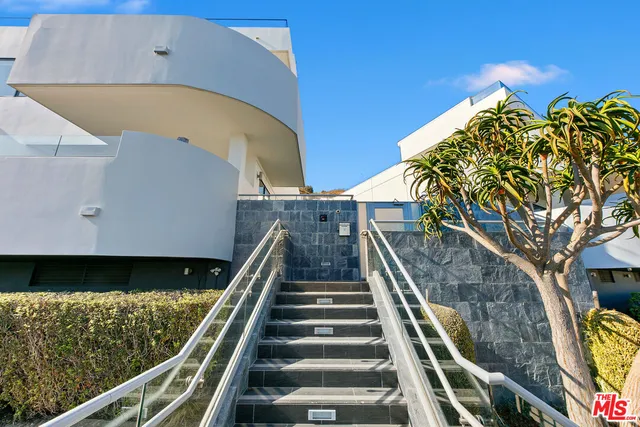 $3,525,000 | 22065 Pacific Coast Highway, Unit 7, Malibu, CA 90265