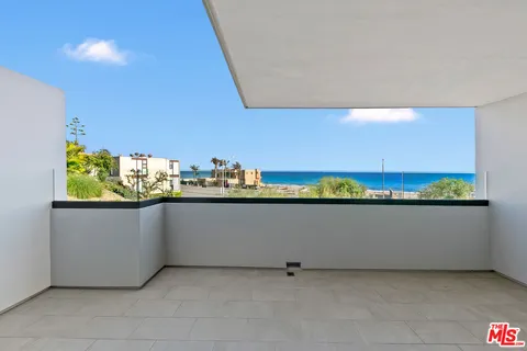 $3,525,000 | 22065 Pacific Coast Highway, Unit 7, Malibu, CA 90265