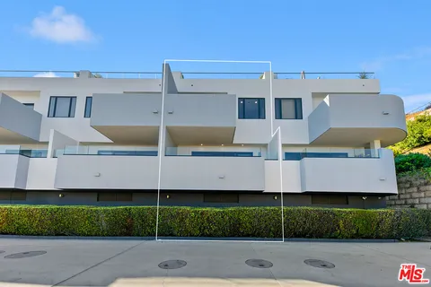 $3,525,000 | 22065 Pacific Coast Highway, Unit 7, Malibu, CA 90265