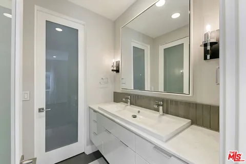 $3,525,000 | 22065 Pacific Coast Highway, Unit 7, Malibu, CA 90265