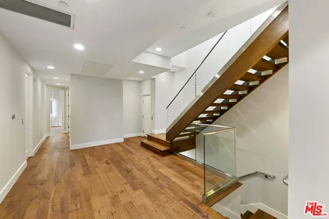 $3,525,000 | 22065 Pacific Coast Highway, Unit 7, Malibu, CA 90265