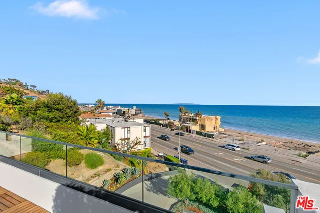 $3,525,000 | 22065 Pacific Coast Highway, Unit 7, Malibu, CA 90265