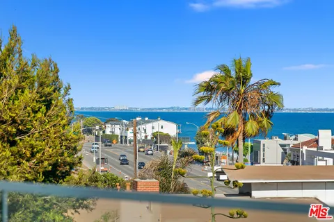 $3,525,000 | 22065 Pacific Coast Highway, Unit 7, Malibu, CA 90265