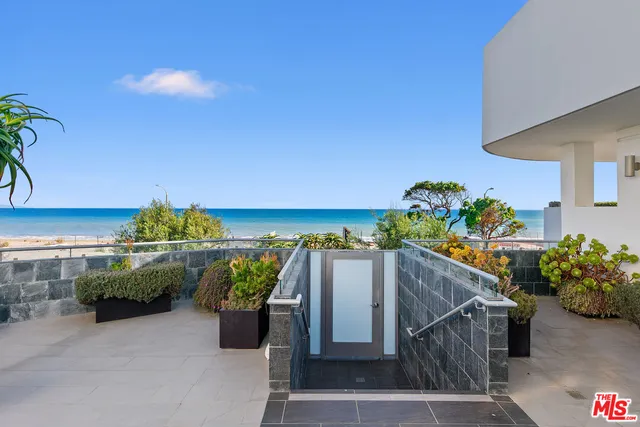 $3,525,000 | 22065 Pacific Coast Highway, Unit 7, Malibu, CA 90265