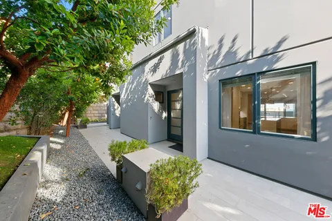 $3,525,000 | 22065 Pacific Coast Highway, Unit 7, Malibu, CA 90265