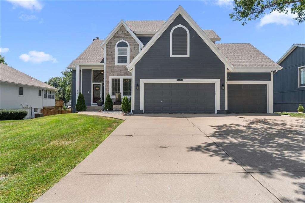 313 Southwest Seagull Street Lee's Summit, MO 64082 - Photo 1 of 43