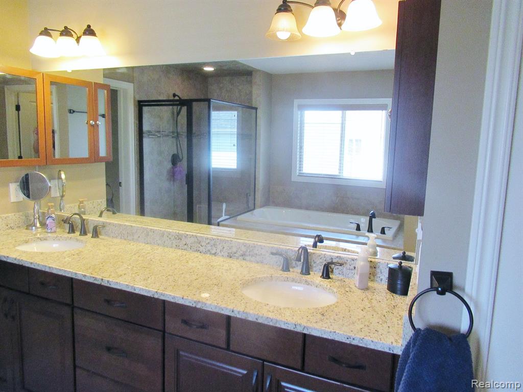 1972 Rosati Court Rochester, MI 48307 - Photo 32 of 53
