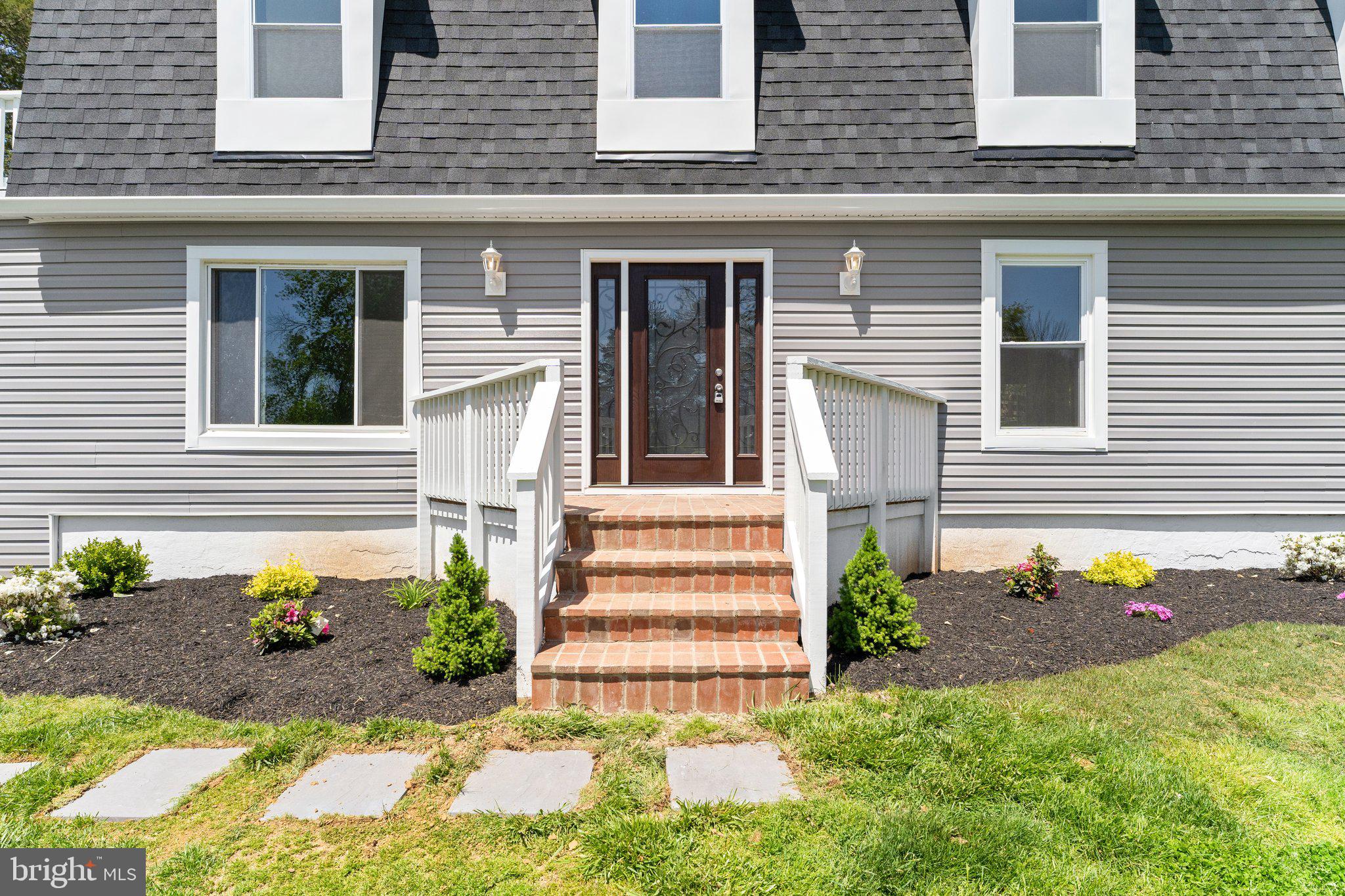 5542 Old Bust Head Road Broad Run, VA 20137 - Photo 5 of 68 Main house front