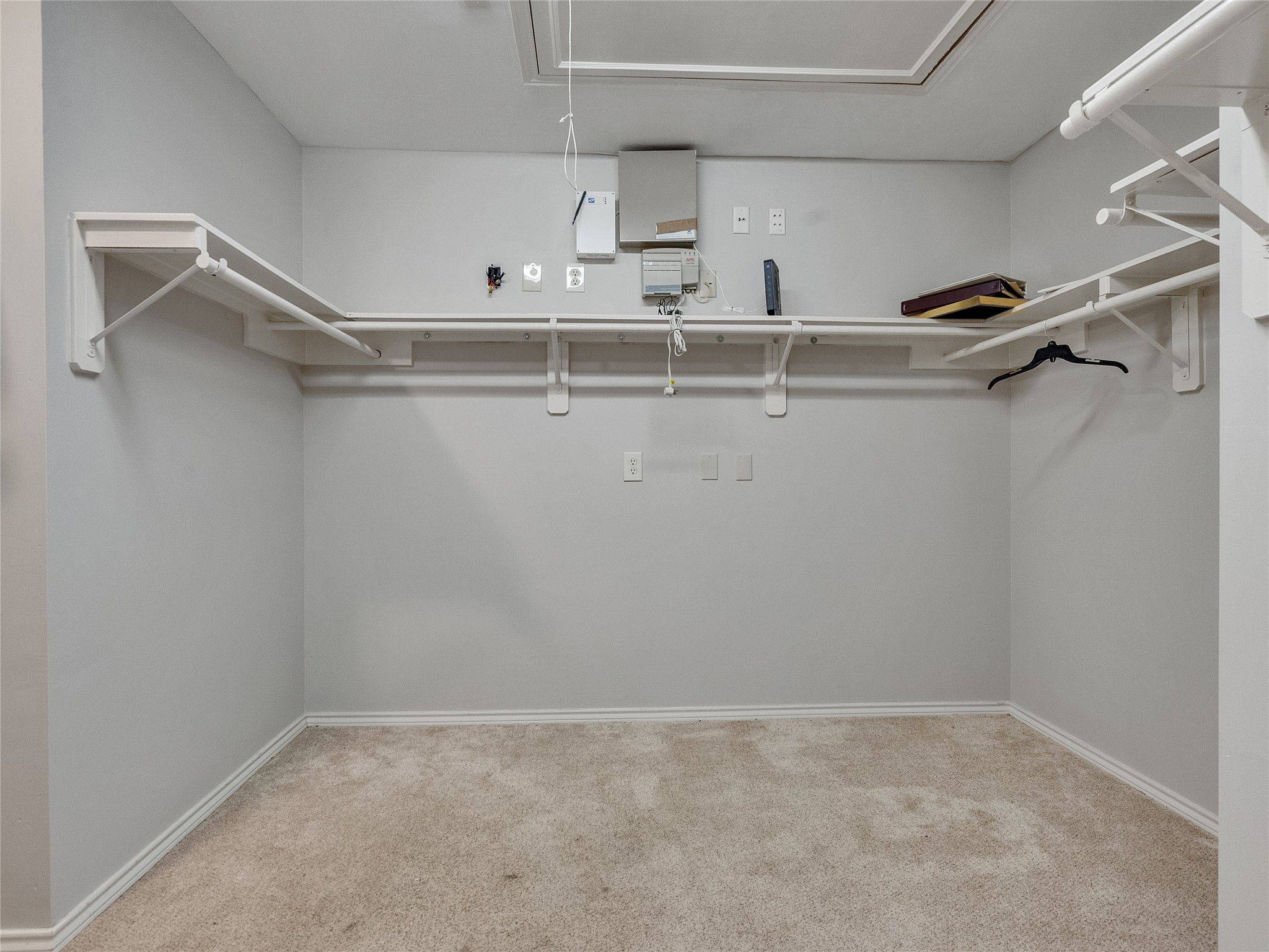 5643 Walnut Glen Lane Rosenberg, TX 77471 - Photo 13 of 42 a close view of closet
