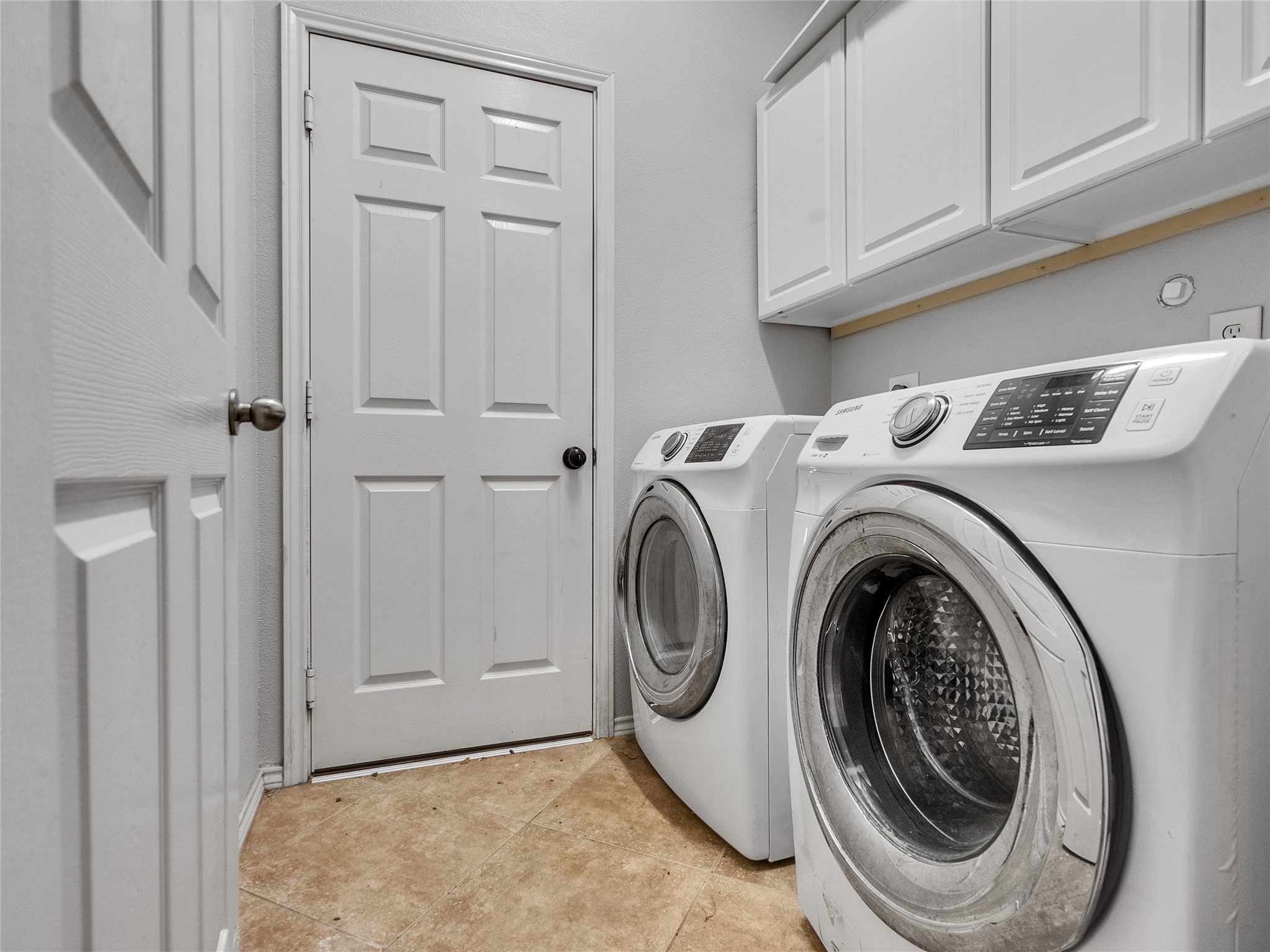 5643 Walnut Glen Lane Rosenberg, TX 77471 - Photo 36 of 42 a utility room with dryer and washer