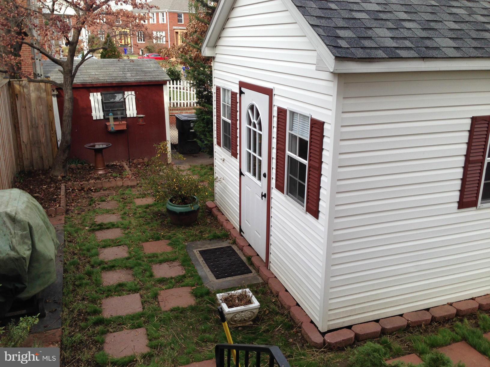2831 South Glebe Road Arlington, VA 22206 - Photo 14 of 20 Exterior (Rear)