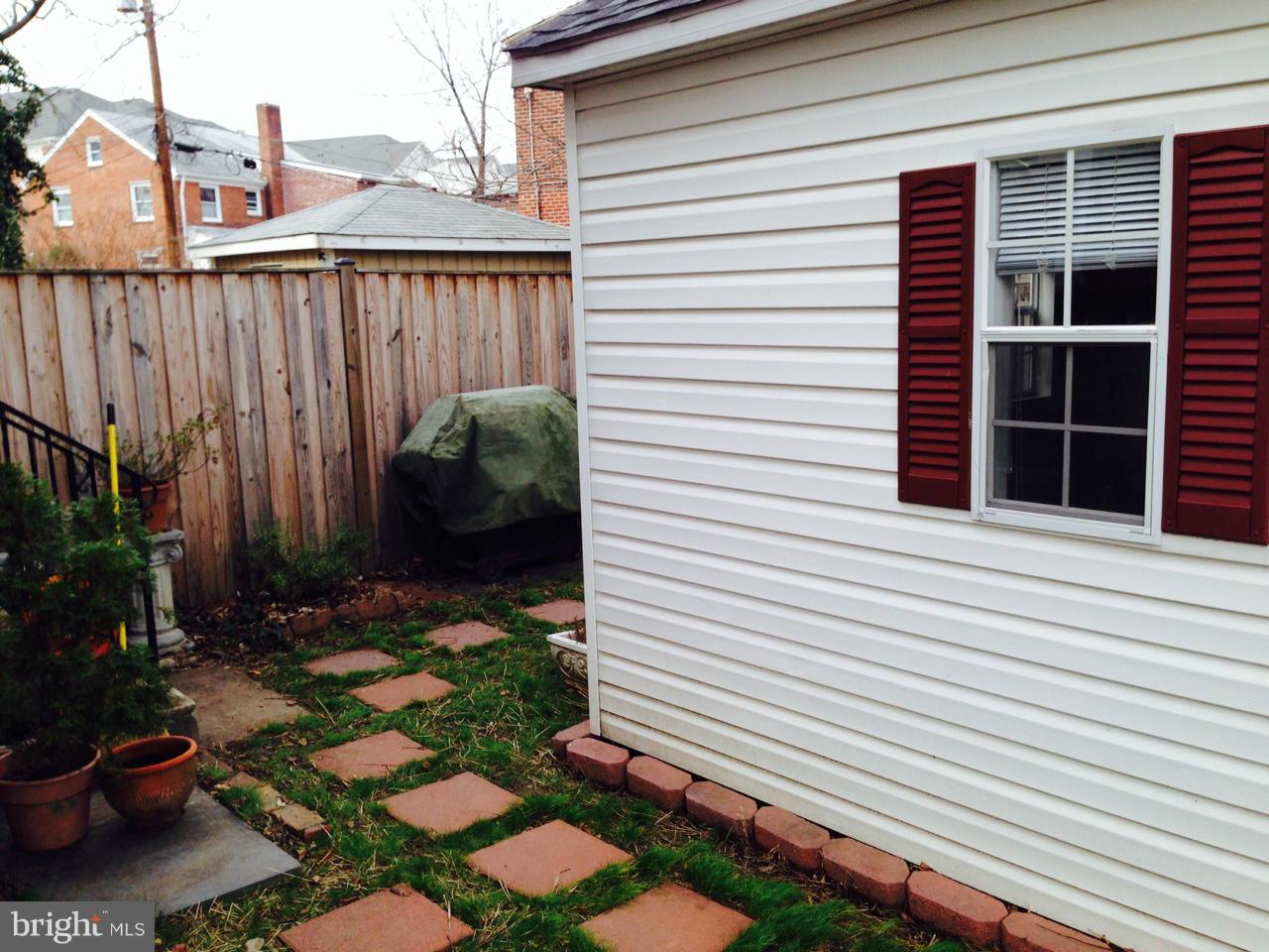 2831 South Glebe Road Arlington, VA 22206 - Photo 17 of 20 Exterior (Rear)