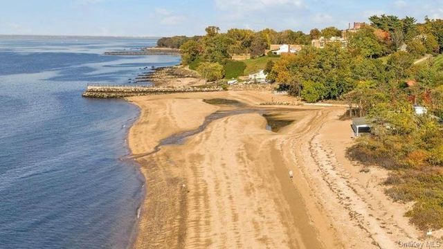 $3,990,000 | 7 Cedar Lane, Glen Cove, NY 11542