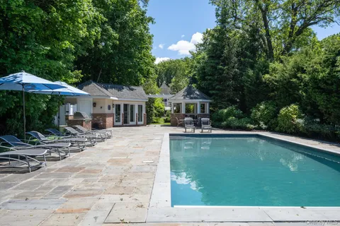 $3,990,000 | 7 Cedar Lane, Glen Cove, NY 11542