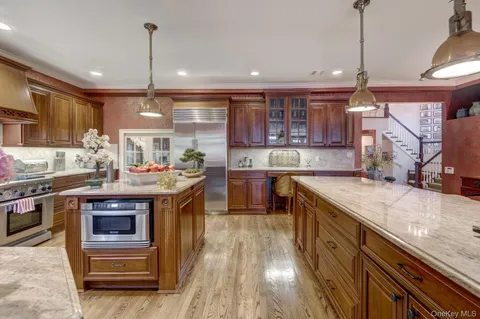 $3,990,000 | 7 Cedar Lane, Glen Cove, NY 11542