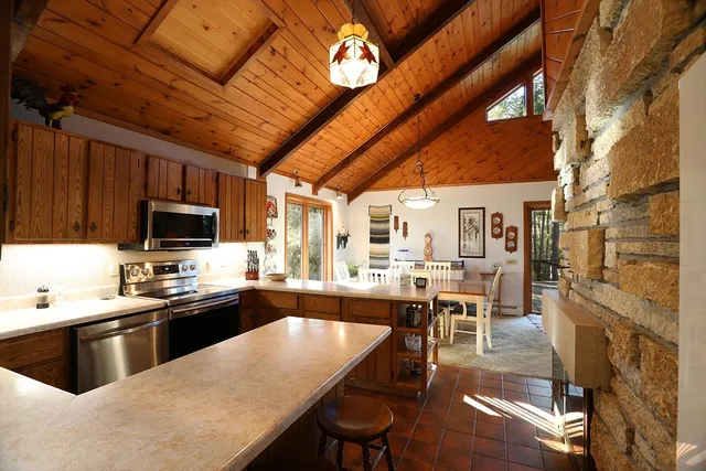 $748,500 | 1883 Lindbeck Road, Ely, MN 55731