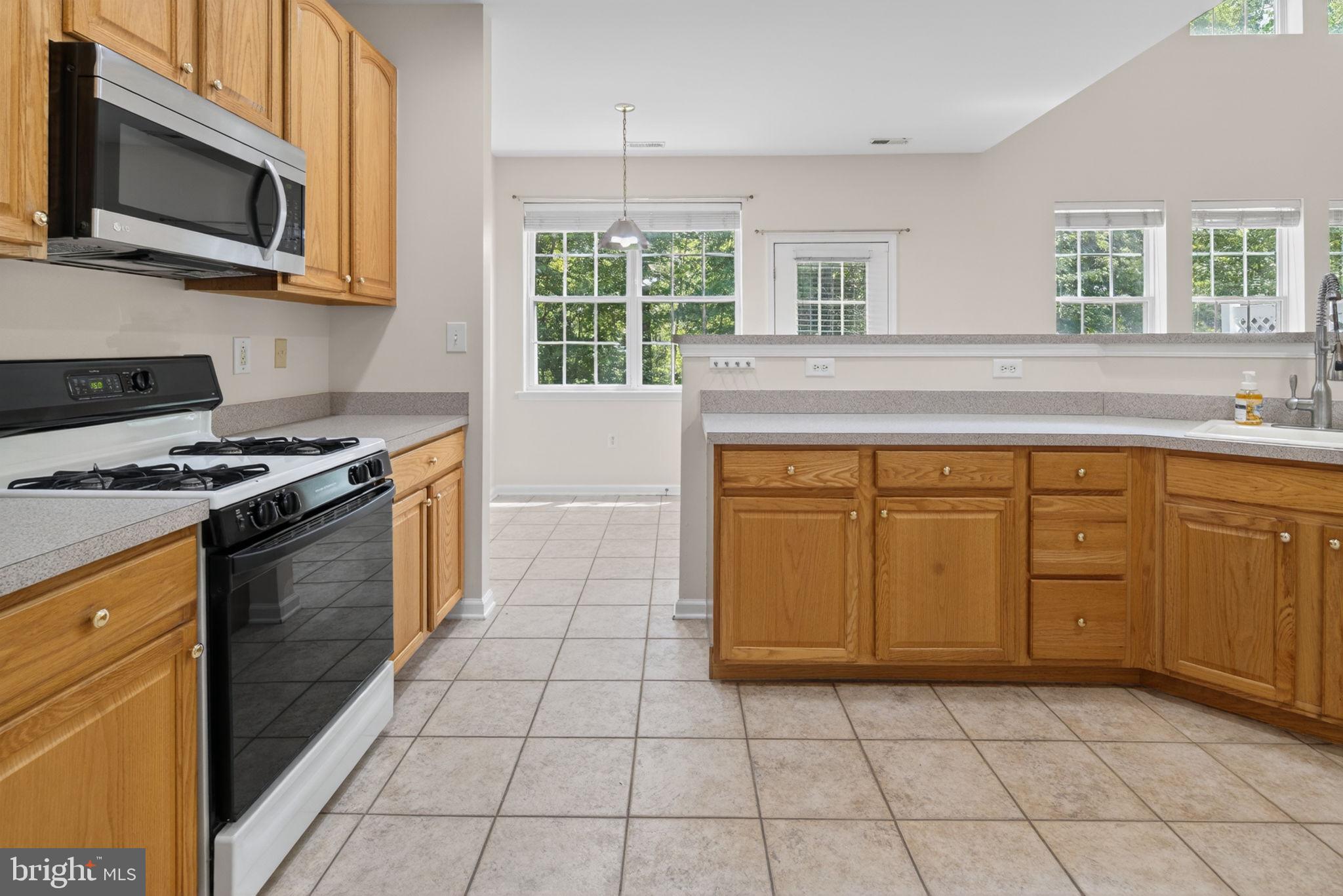 28 Sutton Court Pennington, NJ 08534 - Photo 18 of 45