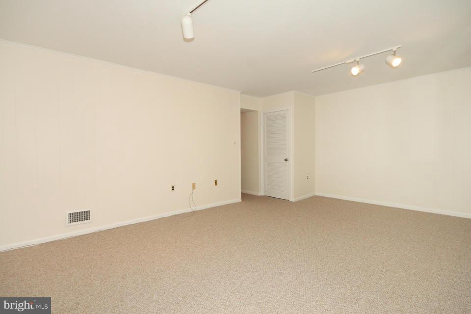 7237 Reservoir Road Springfield, VA 22150 - Photo 22 of 26 Family Room