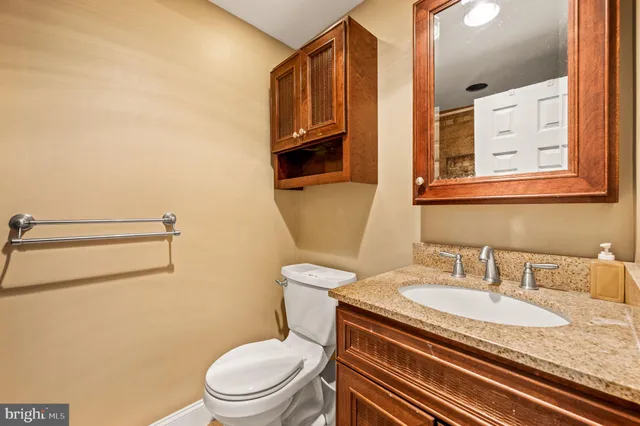 $2,500 | 3595 Oakhill Road, Philadelphia, PA 19154