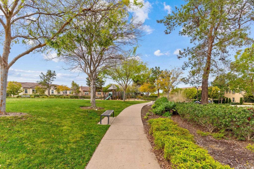15968 Parkview Loop San Diego, CA 92127 - Photo 35 of 45 a view of a garden with an tree