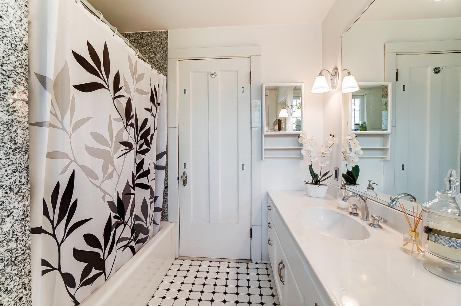 685 Riddle Road Cincinnati, OH 45220 - Photo 29 of 50 Gallery Image 29