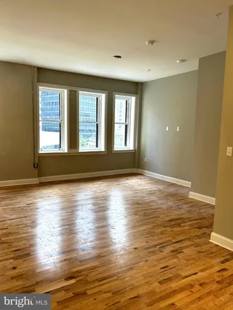$1,325 | 100 West Lexington Street, Unit 302, Baltimore, MD 21201