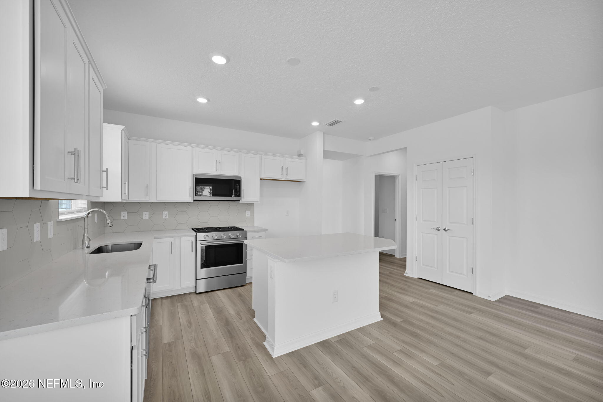 320 Ecliptic Loop Yulee, FL 32097 - Photo 8 of 52 Ellenwood Kitchen