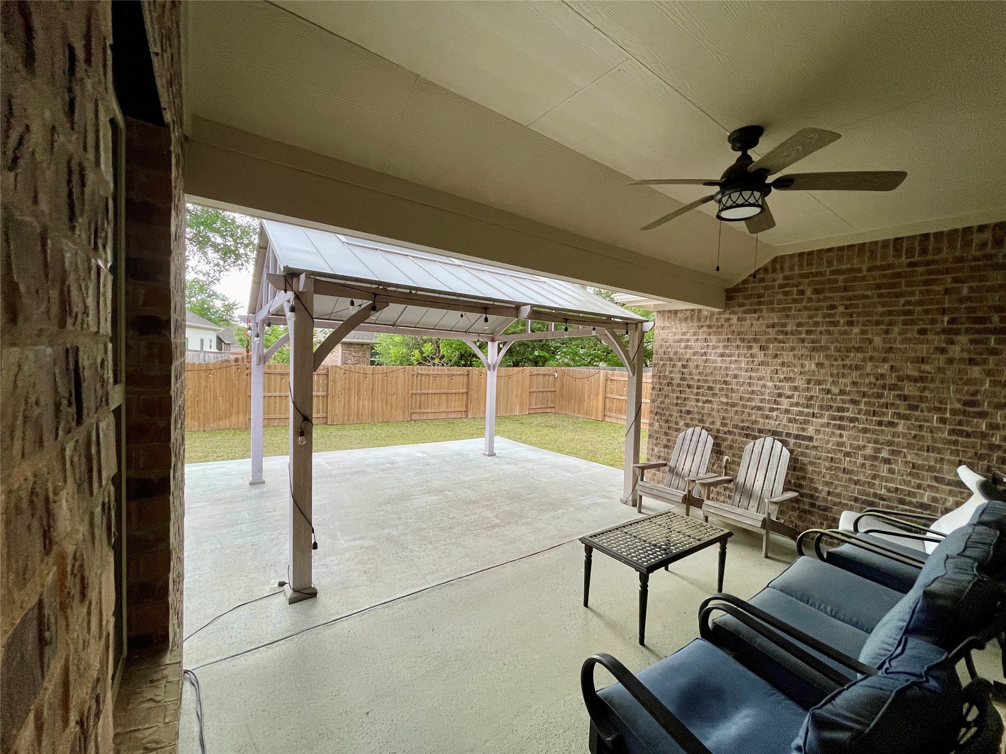 120 Sail Wind Way Georgetown, TX 78633 - Photo 21 of 25 a living room with a couch