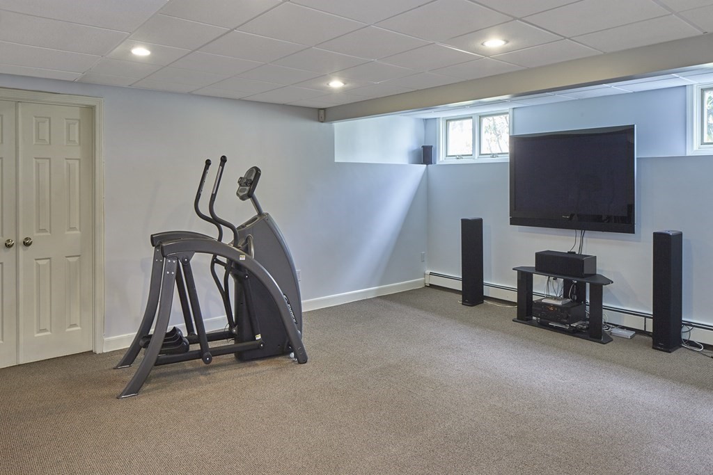 65 Laurel Road Weston, MA 02493 - Photo 18 of 24