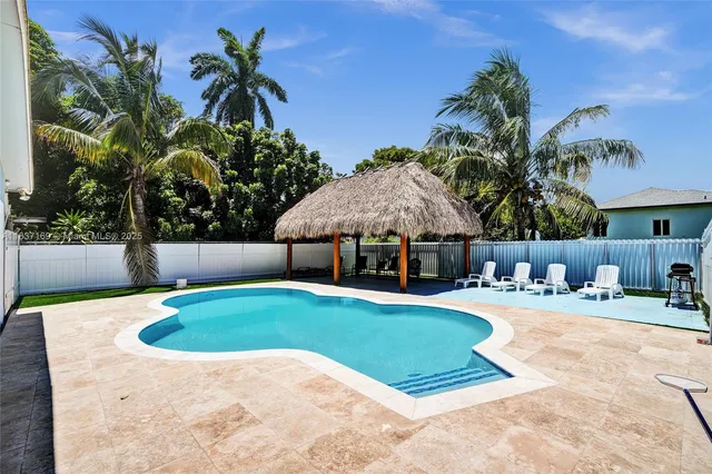 $1,175,000 | 16000 North Miami Avenue, Miami, FL 33169