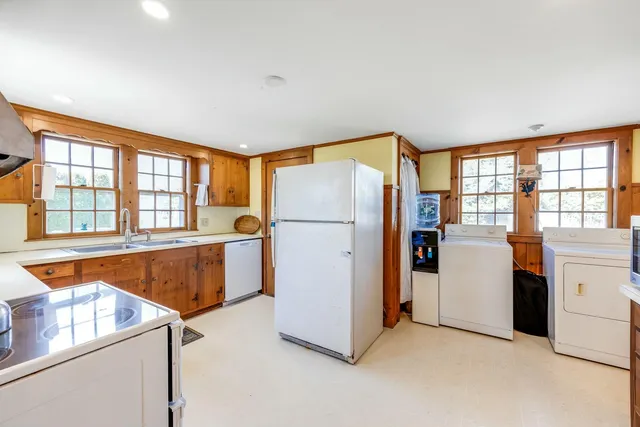 $3,495,000 | 35 Grayton Avenue, Hyannis Port, MA 02601