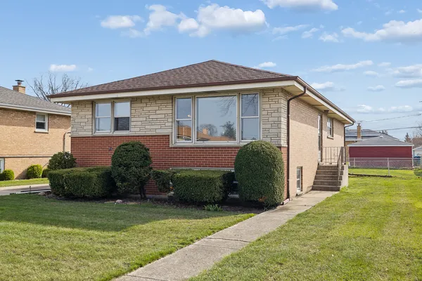 $297,000 | 7737 Odell Avenue, Bridgeview, IL 60455
