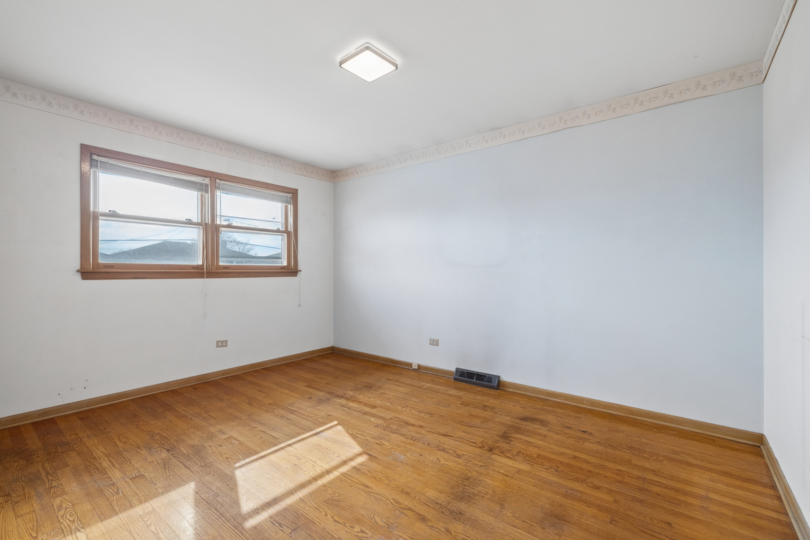 7737 Odell Avenue Bridgeview, IL 60455 - Photo 11 of 21