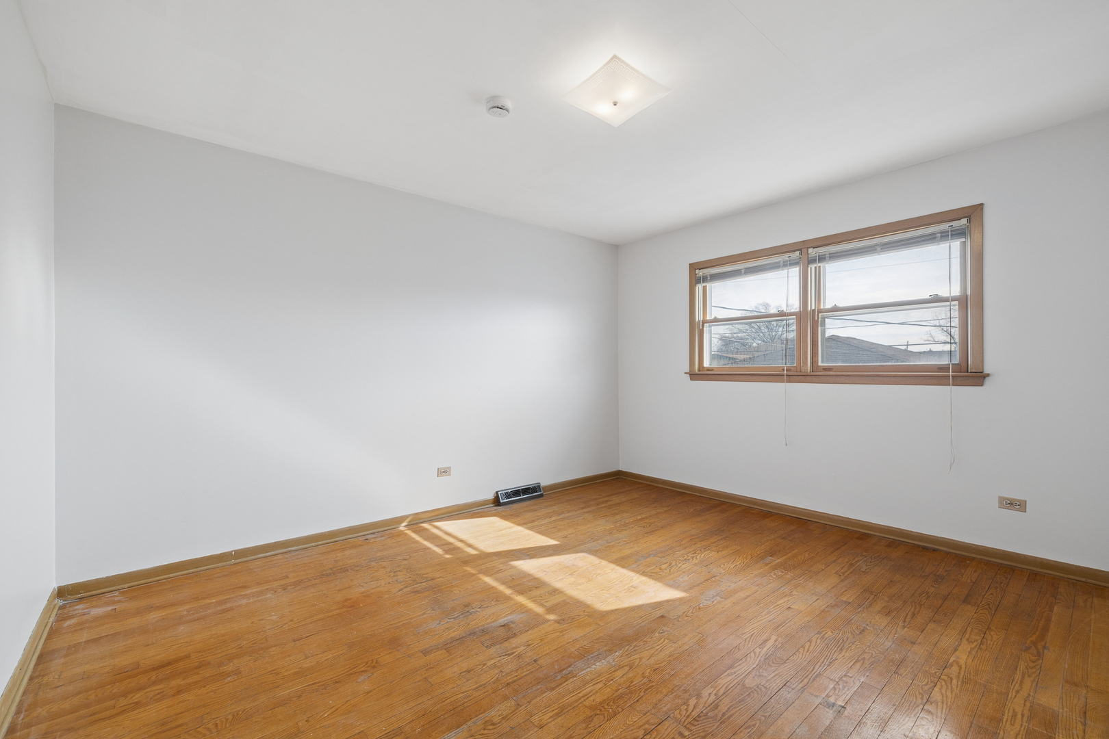 7737 Odell Avenue Bridgeview, IL 60455 - Photo 10 of 21