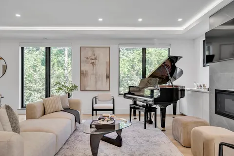 $1,850,000 | 1242 Beacon Street, Unit 1242, Newton, MA 02468